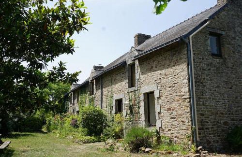 Pluvigner House | Cozy Gîte à la Campagne: Pet-Friendly Retreat near Beaches