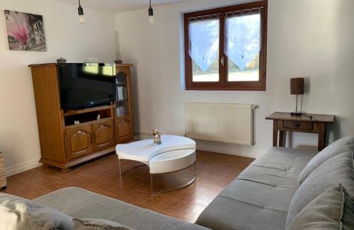 Mialet House | Cozy Gîte à la Campagne for 6-8 Guests, Pet-Friendly Retreat