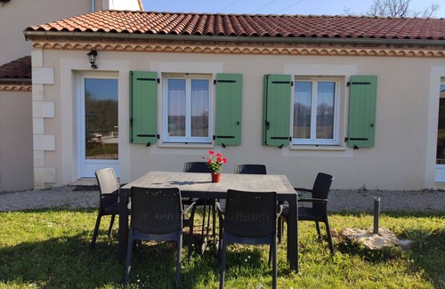 Gabillou Cottage | Relaxing Gîte à la Ferme with Pool and Ocean Views