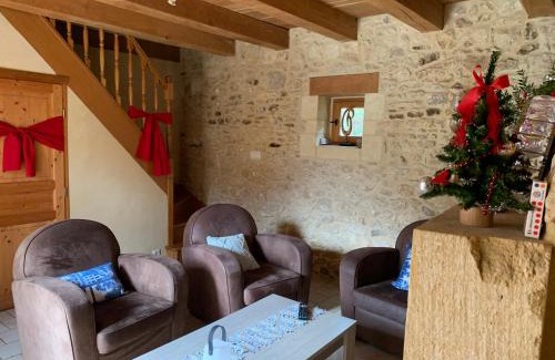 Savignac-de-Miremont House | Relax at Gîte à la Ruelle "Pierre et Mamie" with Ocean View