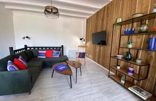 Villereal House | Relaxing Gîte à Villeréal with Spa and Hot Tub Access