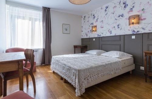 Joue-sur-Erdre House | Eco-Friendly Gîte with Garden, Terrace near Forest & Lakes
