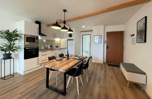 Oloron-Sainte-Marie Apartment | Gîte Ô Pyrénées: Comfort & Family-Friendly Amenities Await