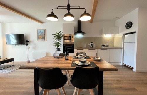 Oloron-Sainte-Marie Apartment | Historic Gîte Ô PYRÉNÉES: Family-Friendly Retreat with 9.5/10