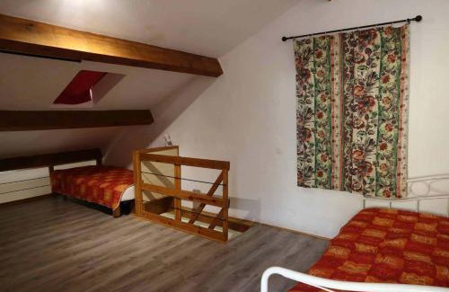 Lurs Apartment | Budget-Friendly Gîte 1 Ferme Equestre Les Coccinelles