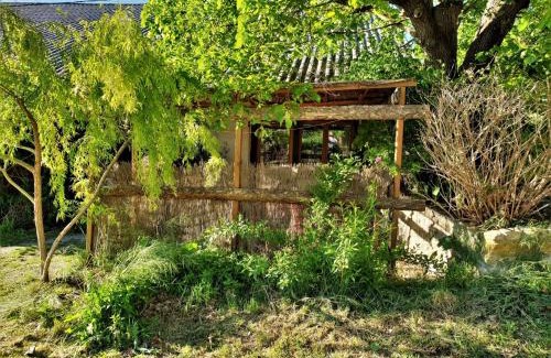 Lurs Apartment | Budget-Friendly Gîte 1 Ferme Equestre Les Coccinelles