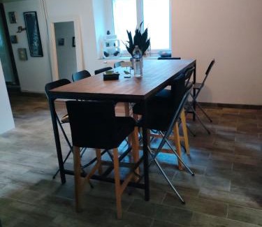 Vernou-la-Celle-sur-Seine House | Spacious Maison for Families near Fontainebleau with Pets