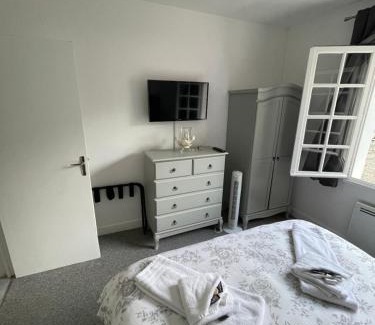 Excideuil Apartment | Exceptional Family Apartment with Pool Near Château d'Excideuil