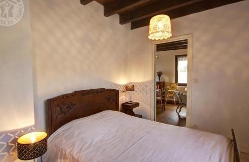 Les Salles House | Charming Maison with Terrace and Wi-Fi in Scenic Countryside