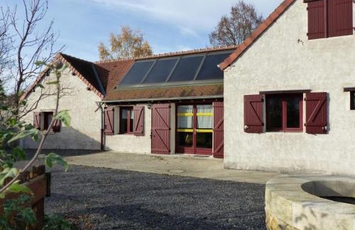 Dompierre-sur-Besbre House | Family-Friendly Gîte Dompierre-sur-Besbre with Pet Amenities