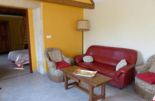 Dompierre-sur-Besbre House | Family-Friendly Gîte Dompierre-sur-Besbre with Pet Amenities