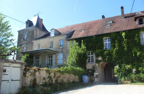 Villeneuve-sous-Pymont House | Beautiful Gîte du Château de Feschaux with Ocean Views