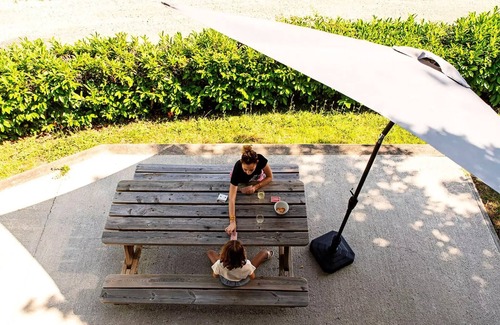Lissac-sur-Couze Villa | Discover Camping Lake Causse: Cozy Cottage with Lake View