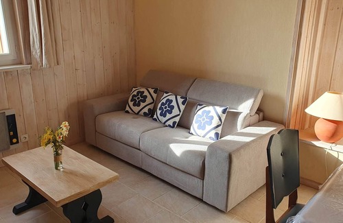 Razimet House | Guest Rated 10/10: Cozy Gîte with Private Pool & Spa