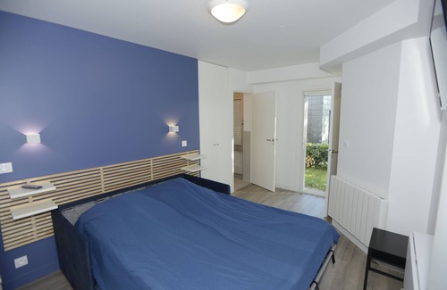 Saint-Gildas-de-Rhuys House | Cozy Gîte with Garden Steps from Kercambre Beach
