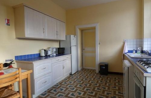 Les Ressuintes House | Tranquil Gîte with Private Garden & BBQ near La Ferté-Vidame