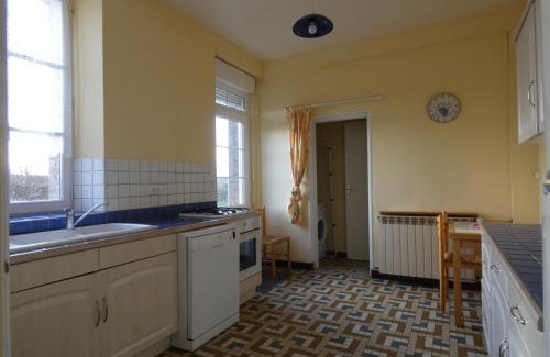 Les Ressuintes House | Tranquil Gîte with Private Garden & BBQ near La Ferté-Vidame