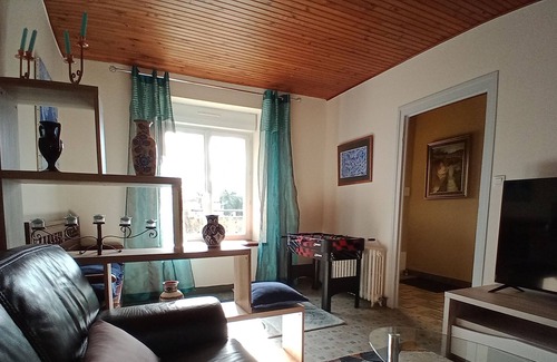 Saint-Servais House | Cozy Gîte for 6 in Saint Servais with Spa & Kitchen