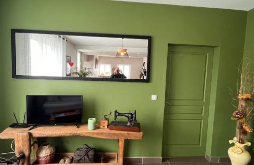 Commequiers House | Gîte Commequiers: Spacious 5-Room Retreat for 11 Guests
