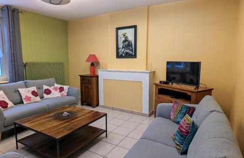 Mecrin House | Inviting Gîte for 10 with Terrace, Near Nature in Mécrin