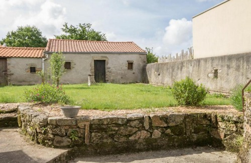 Aigrefeuille-sur-Maine House | Family-Friendly Gîte in Aigrefeuille-sur-Maine for 5