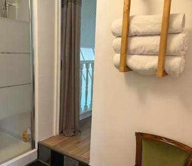 Trepied House | Family-Friendly Gîte Aimée De L'Etoile - Guest Rated 9.7/10
