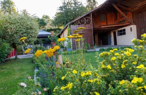 Ueberstrass House | Charming Gîte alsacien with Garden near Switzerland & Germany