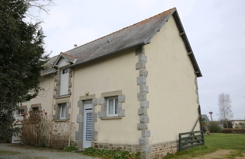 Beaussais-sur-Mer Apartment | Family-Friendly Gîte-Appartement on Côte D'Emeraude