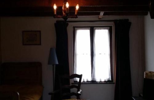 Asnieres sur Vegre House | Cozy Gîte Asnières-sur-Vègre with Pool & Child-Friendly Features