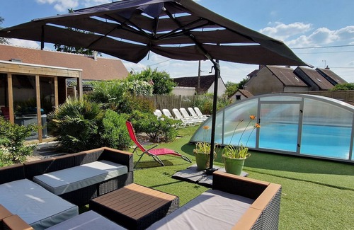 Mosnes House | Unique Gîte for Up to 8 Guests with Private Pool