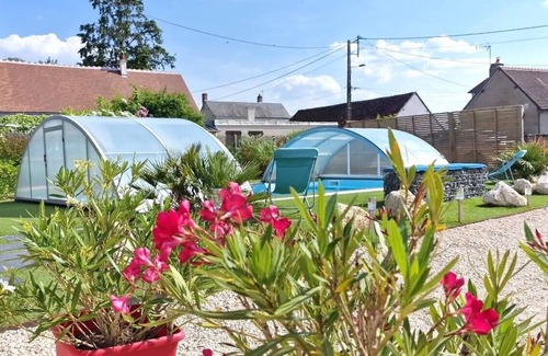 Mosnes House | Unique Gîte for Up to 8 Guests with Private Pool