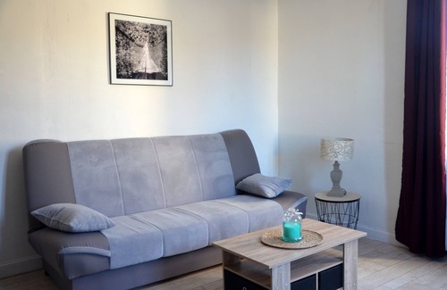 Chambon-sur-Voueize House | Relaxing Retreat at Gîte "Au Bord de L'eau" with Spa & Breakfast