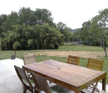 Frangy-en-Bresse House | Riverside Gîte: Pet Friendly with Great Amenities