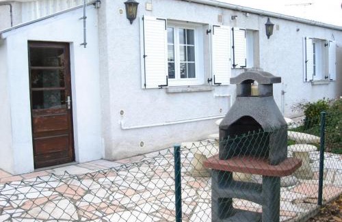 Huisseau-sur-Cosson House | Charming Gîte Near the Loire Castles with Private Garden