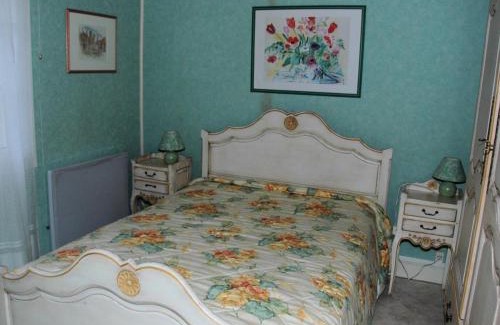 Huisseau-sur-Cosson House | Charming Gîte Near the Loire Castles with Private Garden