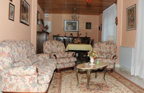 Huisseau-sur-Cosson House | Charming Gîte Near the Loire Castles with Private Garden