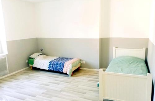 Ecury-sur-Coole Apartment | Quiet Loft with Pool and Parking, 10 Min from City Center