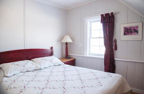Perce Bed & Breakfast | Relaxing Oceanfront Getaway at Au Coin De La Berge B&B