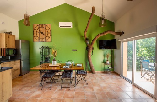Narbonne House | Relax at Gîte au Domaine Chante Perdrix by the Ocean