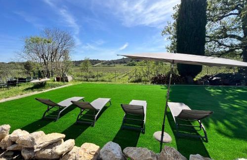 La Bruguiere House | Enchanting Gîte in the Heart of Vineyards with Ocean Views
