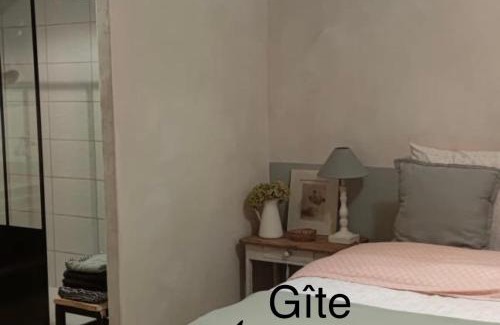 Chateldon House | Delightful Gîte Au petit bonheur - Pet & Child Friendly Stay