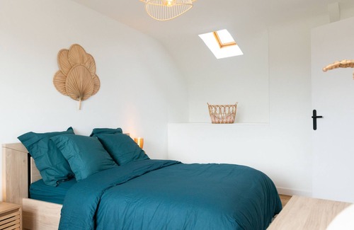 Hillion House | Gîte Au Rêve Salé: Family-Friendly Escape by the Sea