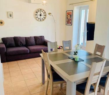 Aubiac House | Family-Friendly Gîte Aubiacais for 10 with Pet Access