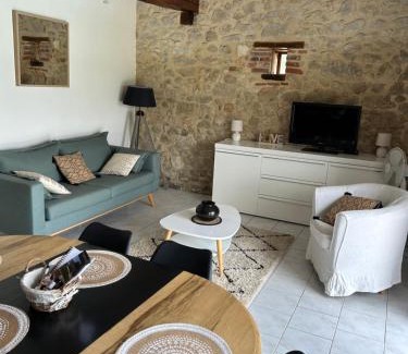 Condezaygues House | Relaxing Gîte with Pool for Families and Fun Getaways