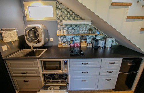 Saint-Cassin House | Relaxing Retreat with Private Pool, Hot Tub & Spa Amenities