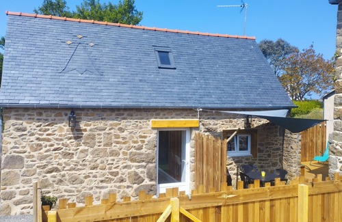 Pleubian House | Cozy Gîte with Private Nordic Bath and Spa Amenities