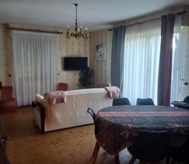 Seigy House | Guest Rated Gîte Bô: Family and Pet Friendly Retreat