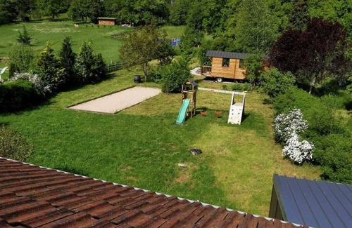Chamberia House | Exceptional Gîte: Pet-Friendly Retreat with Kitchen Access