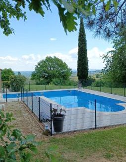 Marcillac-Saint-Quentin House | Gîte Bel Horizon: Oceanfront Retreat with Pool & Pets Welcome