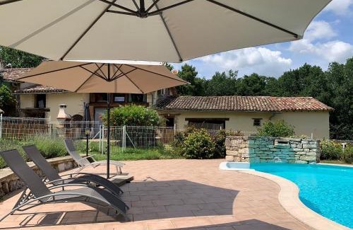 Lafrancaise House | Cozy Gîte Bois et Senteurs with Oceanfront Pool Access